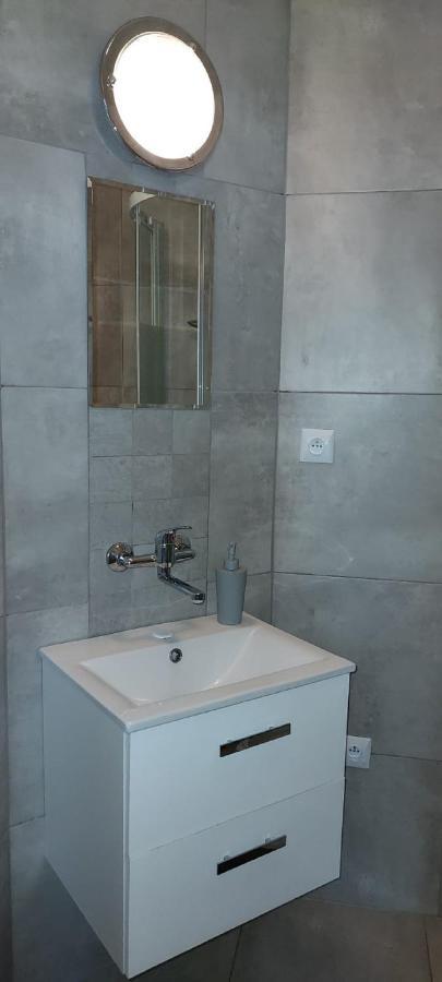 Secret 2 Apartment *
