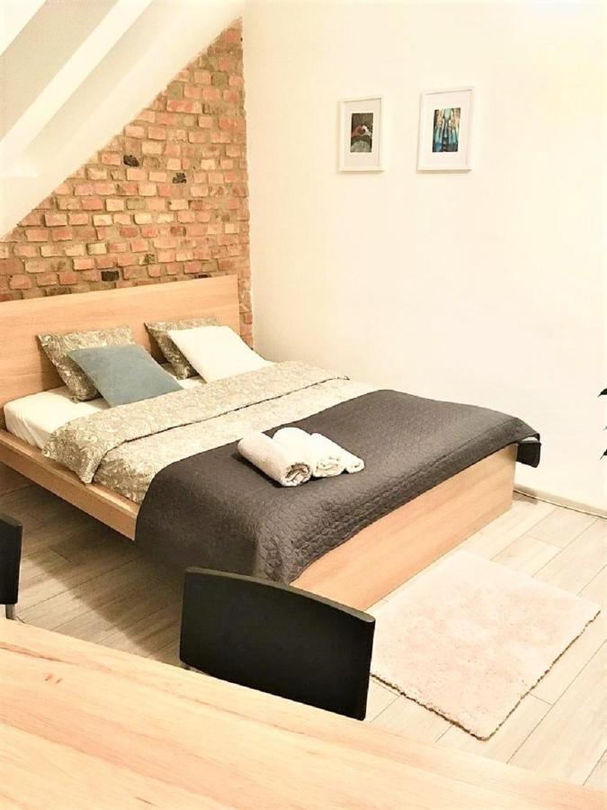 Secret 2 Apartment *